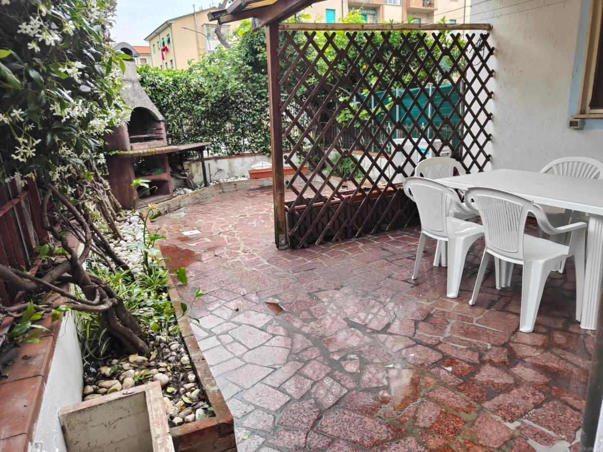 L'Appoggio Perfetto Apartment Viareggio Luaran gambar